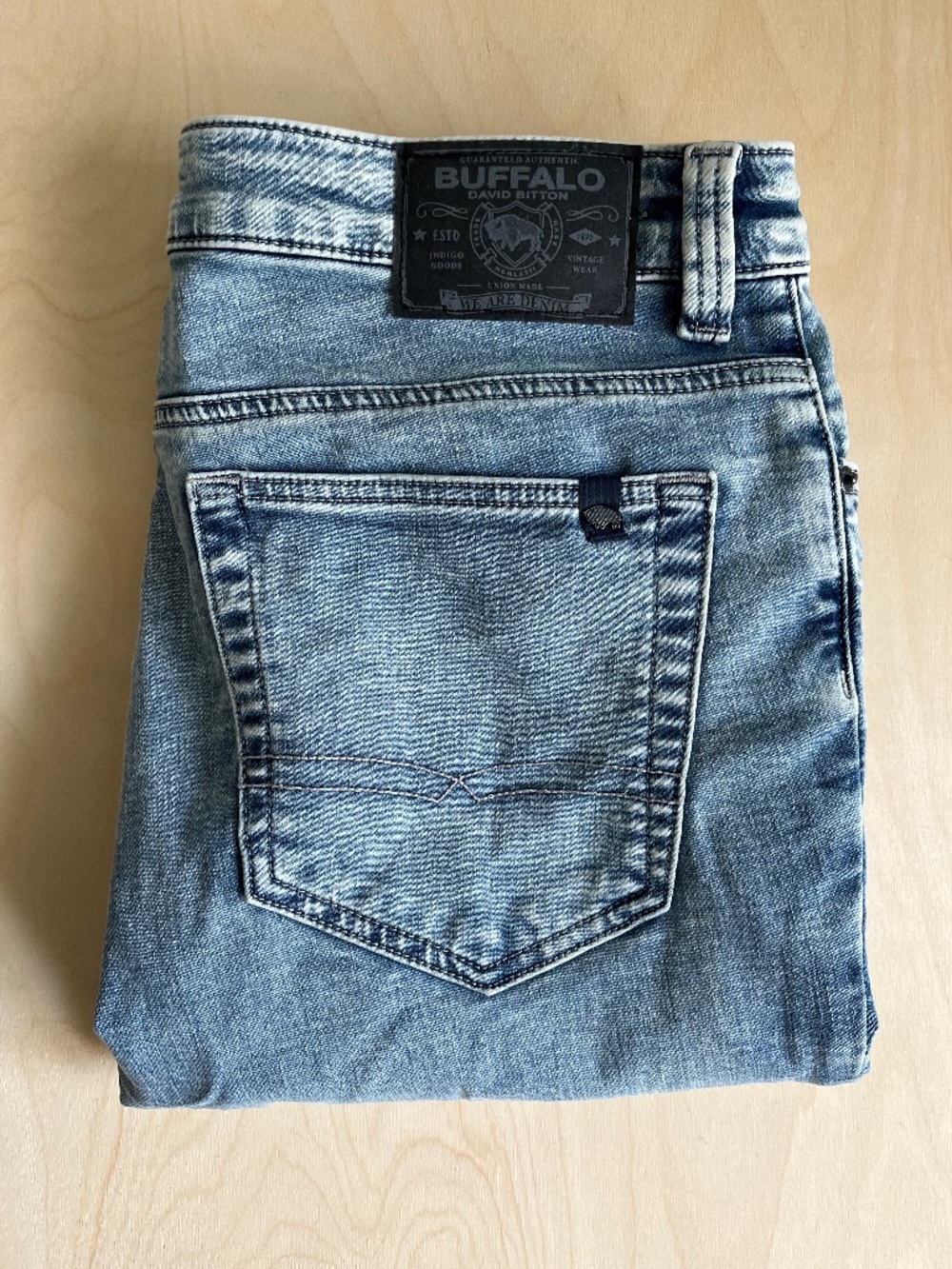 Buffalo 32x30 Ash Slim Freedom Flex Jeans, Sanded Wash - BM22990